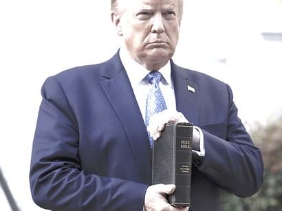 Para que el presidente pudiera hacerse la foto, la policía militar tuvo que dispersar de forma brutal una concentración pacífica que en ese momento protestaba frente a la Casa Blanca