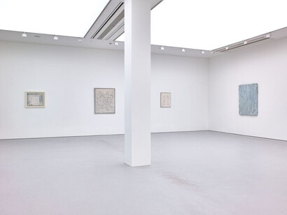 Bram Bogart, Exhibition view. Courtesy of Saatchi Gallery