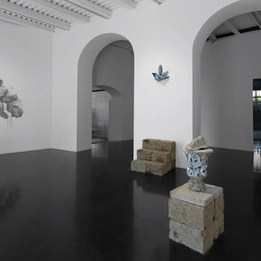 Rodrigo Torres, Água mole em pedra dura, vista da exposição. Cortesia de A Gentil Carioca