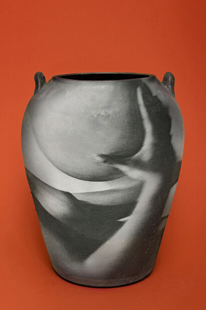 Simulation V - Matter Brought to Light 
Heliogravure au grain on Japanese Vase. UV printing on tempered glass.
© Alinka Echeverria, 2018/ BMW Artist in residence at the musée Nicéphore Niépce
 