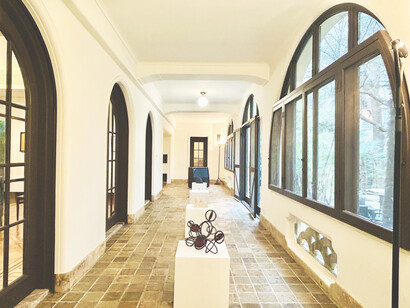 Porch, Kudan House © Alma Reyes