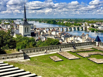 La città Saumur vista dal Castello