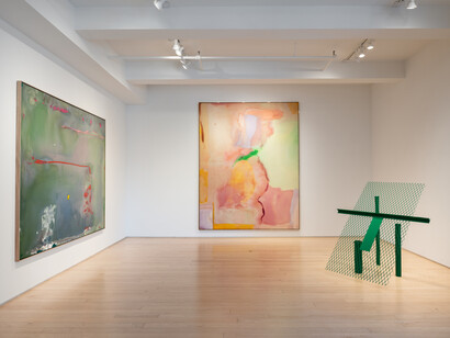 Helen Frankenthaler and Anthony Caro, Similitudes: color, form, friendship, exhibition view. Courtesy of Yares Art