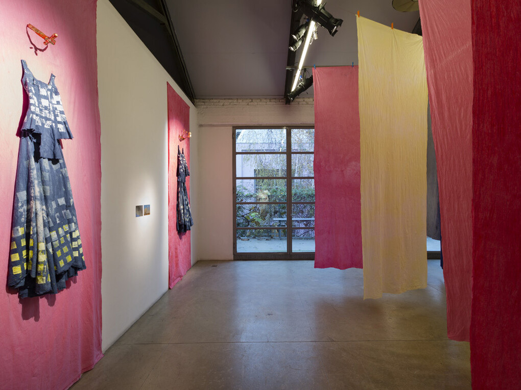 Marvin Gaye Chetwynd, Bat Opera 2, Installation view Massimo De Carlo, Milano 2014, Photo by Roberto Marossi, Courtesy of Massimo De Carlo, Milano/London
