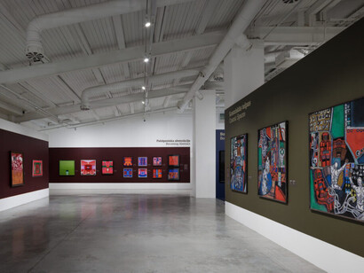 Various artists, Unframed, exhibition view. Courtesy of Zuzeum 