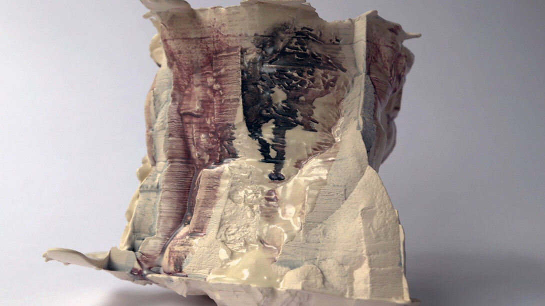 Ulrika Strömbäck, Daze, 2014, Glazed earthenware, 17,8 x 22,9 x 20,3 cm