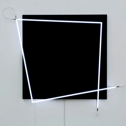François Morellet, Négatif n°16.  White neon tubes and acrylic on canvas on wood, 100 x 100 cm. Courtesy of the artist/Annely Juda Gallery, London.