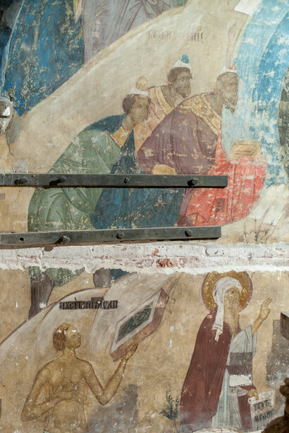 The newly discovered Synaxis of the Virgin in the Praise of the Virgin chapel of the Dormition Cathedral featuring iron constructions – these are the extant iron rods dating back to the time of Fioravanti © The Moscow Kremlin Museums 