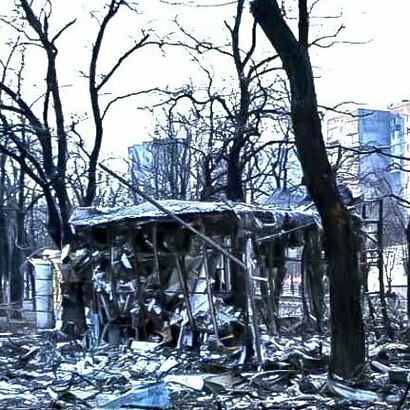 Vestigios de los daños ocasionados por la guerra en la ciudad de Mariúpol