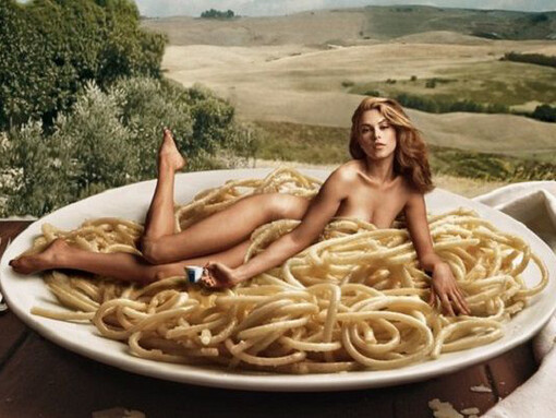 Die Frau und die Pasta