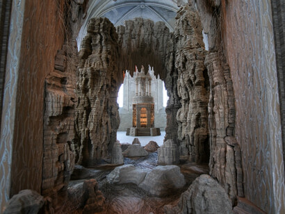 Eva Jospin, Palazzo, 2023. Courtesy Palais des Papes, Avignon, photo Otresson, Avignon Tourisme