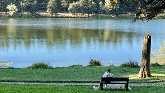 En medio de la naturaleza, una pausa puede convertirse en un momento para recuperar calma, escuchar al cuerpo y reconectar con uno mismo