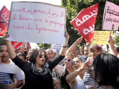 Un millier de tunisiens ont manifeste