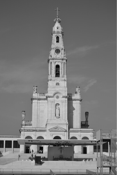 Santuário Nossa Senhora de Fátima, Portugal. Todos os anos milhares de peregrinos movidos pela sua vontade e querer, rumam a Fátima, com o objetivo de lá chegar