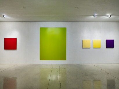 Homage to Joseph Marioni, exhibition view. Courtesy of Yares Art