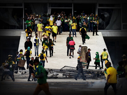Bolsonaristas fuerzan la entrada al Congreso Nacional de Brasil como medida de protestas contra el gobierno de Lula Da Silva