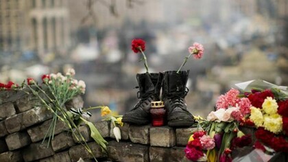 Altar em memória das vítimas da guerra na Ucrânia