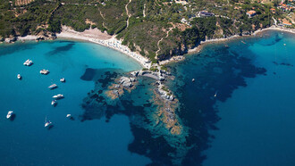 Erano tutti ritornati all'isola d'Elba