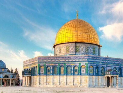 Al-Aqsa mosque on a sunny day in Jerusalem