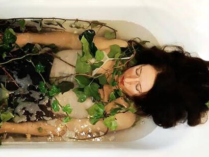 Irene Pittatore, video still Covid-19 Isolation Journal #7 – Wild Tib (Fitting Room)