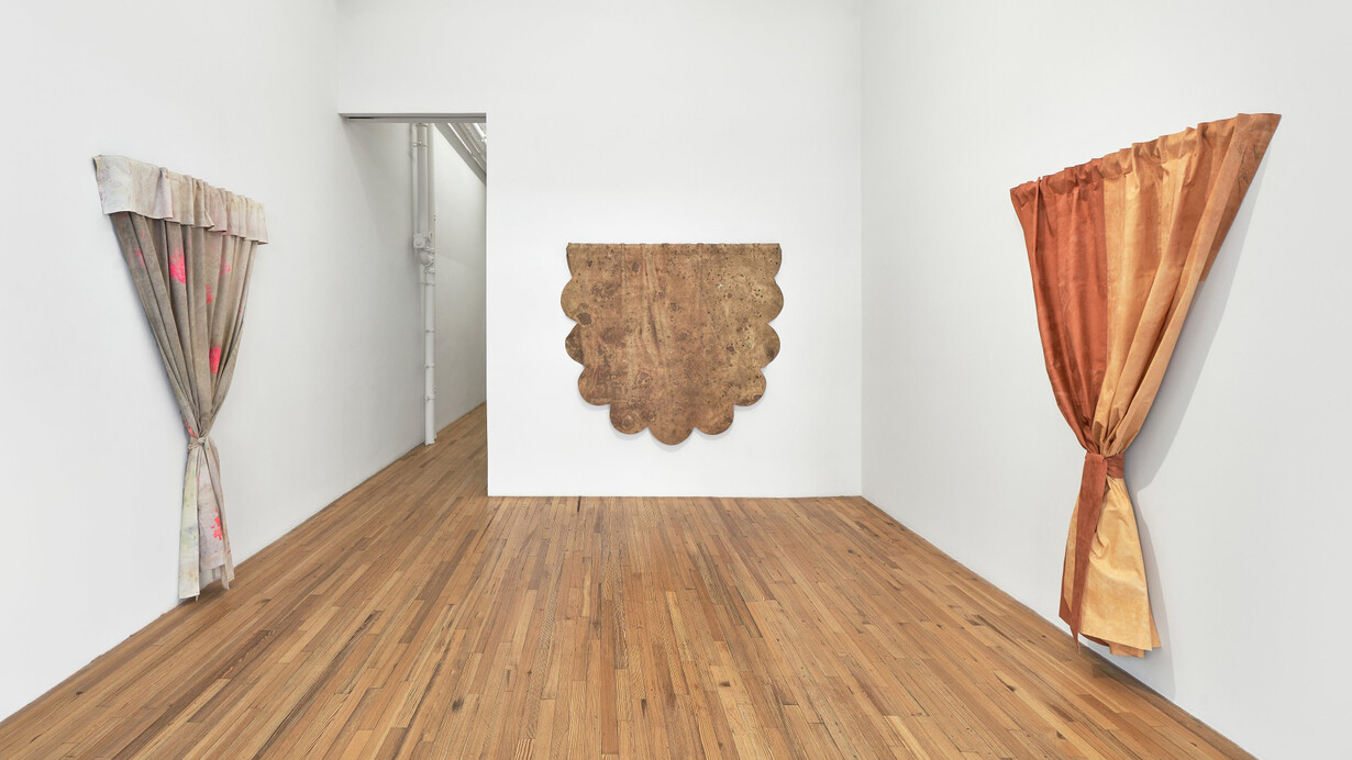 Fredrik Værslev, New curtain bangs, exhibition view. Courtesy of Andrew Kreps Gallery