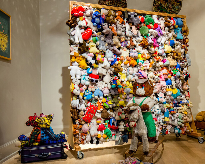 Charlemagne Palestine’s Bear Mitzvah in Meshugahland, Exhibition view. Courtesy of The Jewish Museum 