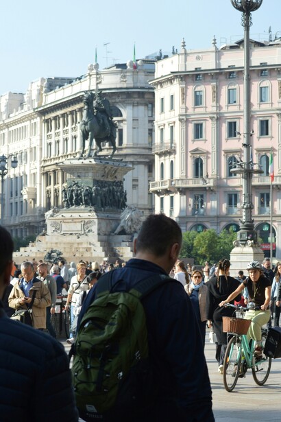 Gli effetti negativi dell’overtourism includono anche danni ambientali, come l’erosione dei suoli, l’inquinamento e la gestione inadeguata dei rifiuti