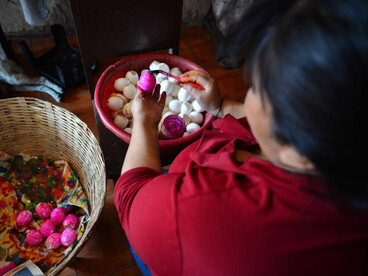 One of the biggest celebrations happens during Fiesta San Antonio, where thousands of people walk around cracking cascarones on friends and strangers