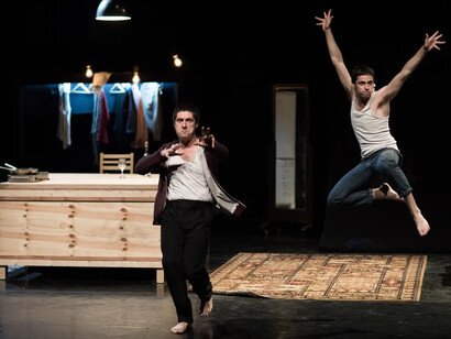 Cannibale. Avec l'aimable autorisation du Les Célestins, Théâtre de Lyon