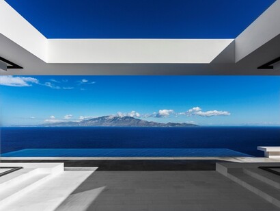 Symmetry in architectural design in House T by Dwek Architecture and Partners