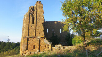 Chiesa di S. Pietro, necropoli di Norchia, sito archeologico preistorico, etrusco, romano e medievale nei pressi di Vetralla, anche se sia le necropoli che i resti della città ricadono nel territorio del comune di Viterbo, Italia