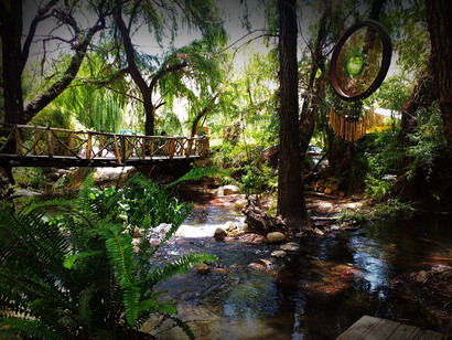 Restaurant El Bosque, ubicado en Horcón Bajo, junto al Río Claro, Chile