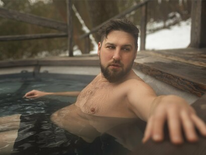 Cold exposure narrows blood vessels, but opens the door to faster healing