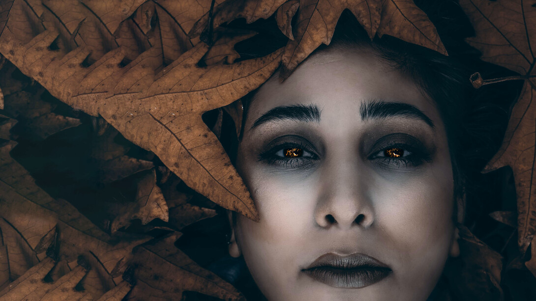 A Benevento la leggenda ha radici profonde e la strega poteva avere tre nomi diversi in base alla sua origine, si chiamava Janara, Manolonga o Zucculara. Le streghe di Benevento non erano famose solo per i loro riti e la loro malvagità verso chi le aveva derise ma anche per essere delle guaritrici