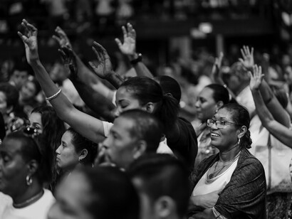 Gli enti religiosi godono di agevolamenti da parte degli stati lucrando spesso sulla spiritualità delle persone
