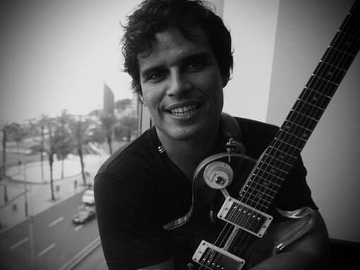 Pedro Suárez-Vértiz dedicó su vida a la música, la composición y la escritura, nunca abandonando el arte a pesar de las dificultades del camino