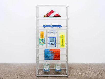 Jamie Lipson, Hard plastic, exhibition view. Courtesy of Blouin Division