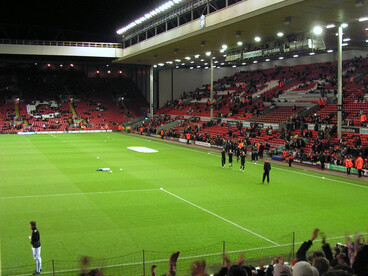 Liverpool vs FC Utrecht 15 décembre 2010 : soir européen à Anfield, où l’intensité du jeu se heurte déjà à une approche plus structurée et prudente