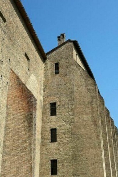 Les murs extérieurs de le Palais de la Pilotta