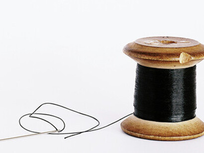 Il maestro cosentino Eugenio Carbone durante la sua lunga carriera di stilista, modellista, pittore collaborò con Balestra, le sorelle Fontana e Germana Marucelli