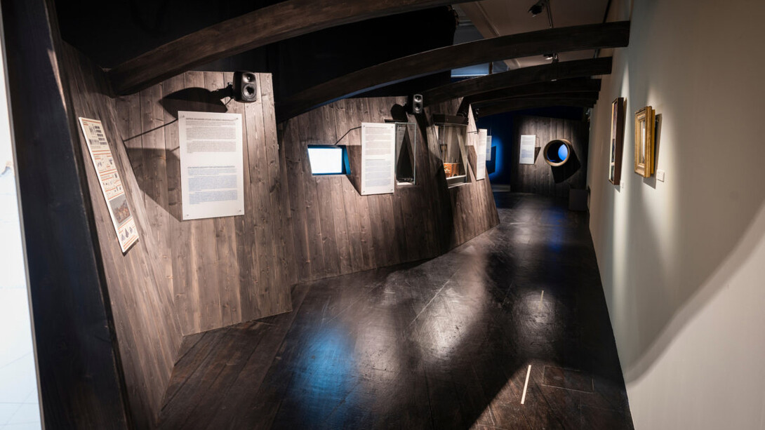 L’île de sable, vue de l’exposition. Avec l'aimable autorisation du Laténium