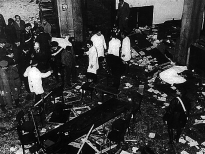 L'interno della Banca Nazionale dell'Agricoltura devastato dall'esplosione