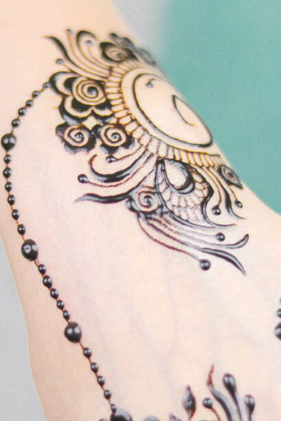 Tatuaje qu adorna y oculta