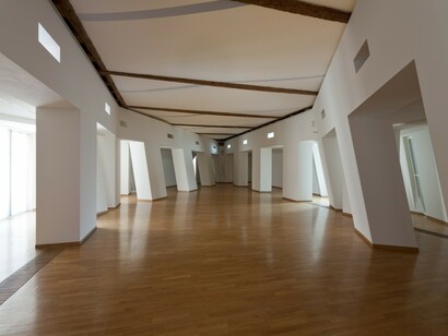 Magdalena Jetelová. Installation view