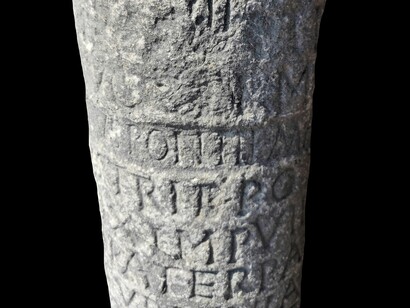 Pietra miliare Romana conservata nel Museo Archeologico di Tebe, Grecia