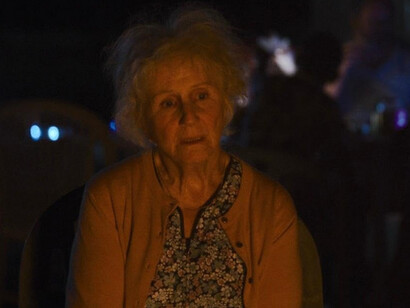 Hélène Vincent in una scena del film "Buon Viaggio Marie", regia di Enya Baroux