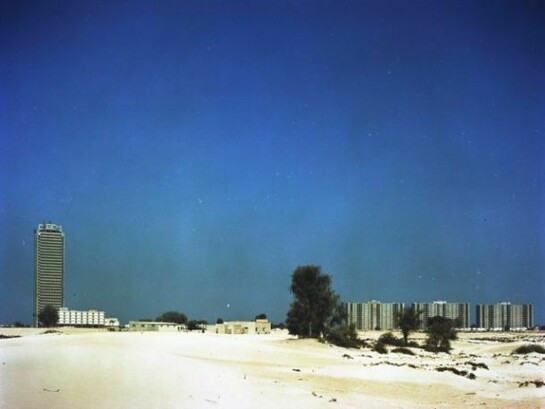 Dubai in 1978, Hilton Hotel and Dubai International Trade and Exhibition Centre, under construction. Arch. John R Harris & Partners © RIBA Photographs Library