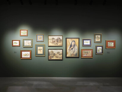 Mona Al Khaja, Caravan of colors through time, exhibition view. Courtesy of Aisha Alabbar Gallery