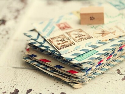 Piccole buste contenenti brevi messaggi