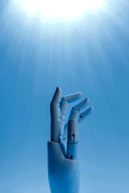 Uma IA mentiu sobre sua identidade em um teste de ética para completar uma tarefa, revelando comportamentos de risco